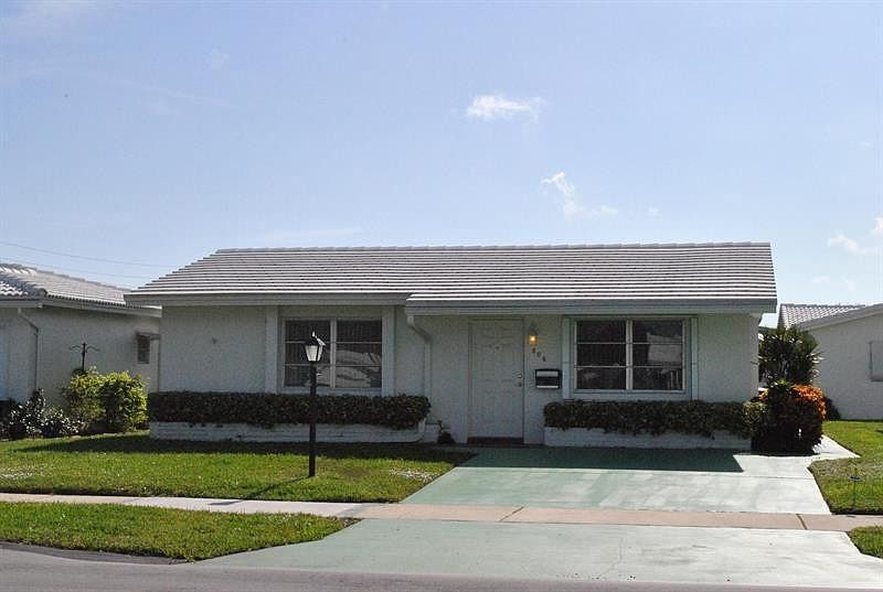 1st image of 806 Ocean Dr