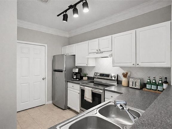 2nd image of 4102 Westchester Rdg NE