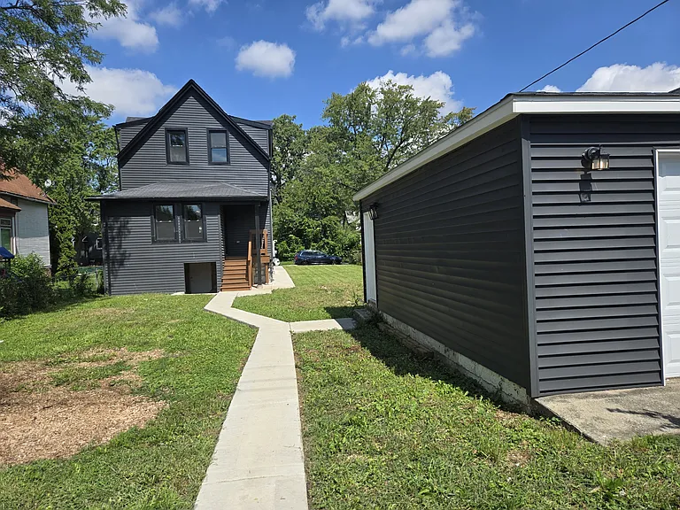 429 W 102nd Pl — Photo 10