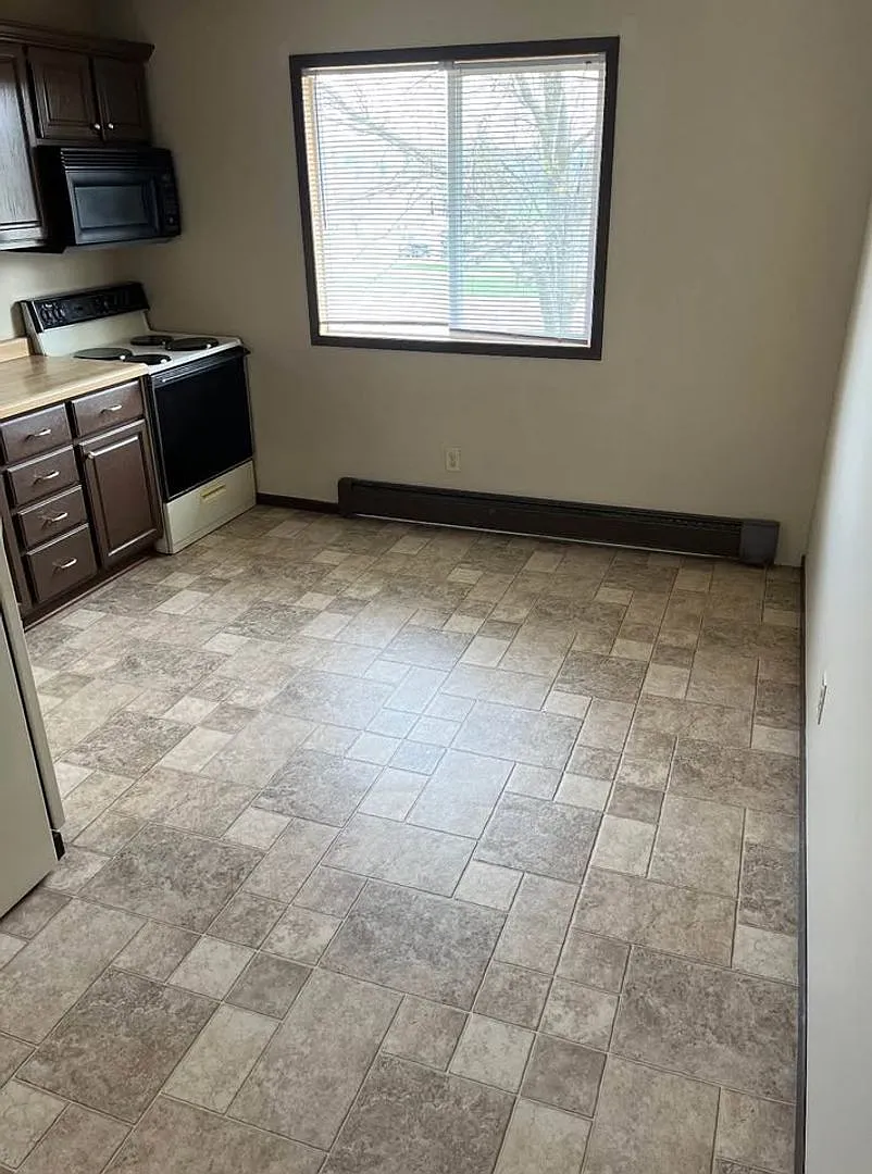 425 Hillside — Photo 1