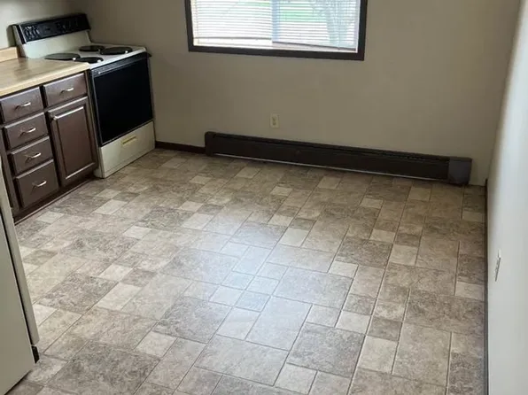 425 Hillside Dr, Jordan, MN 55352