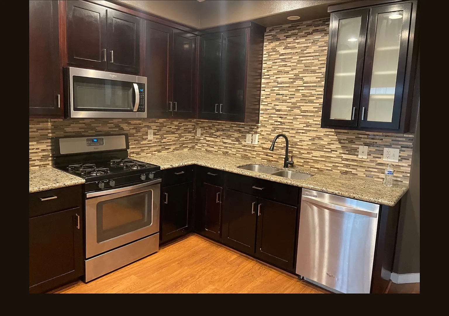 3 bed, 1309 sqft, $2,390 — Photo 2