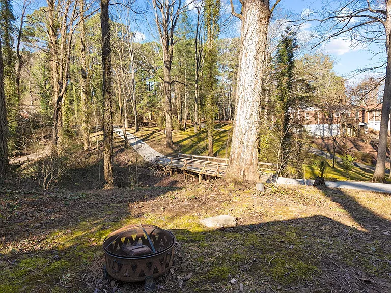 Centra Villa Dr SW — Photo 7