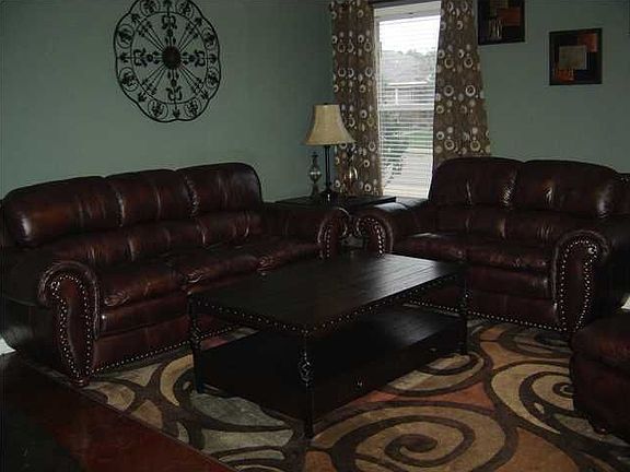 5th image of 114 Blackstone Cir