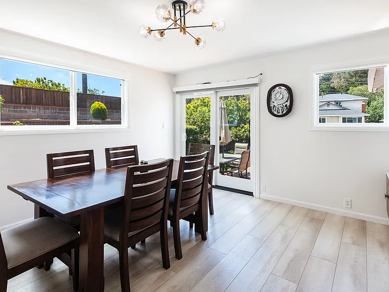 460 Valverde Dr — Photo 10