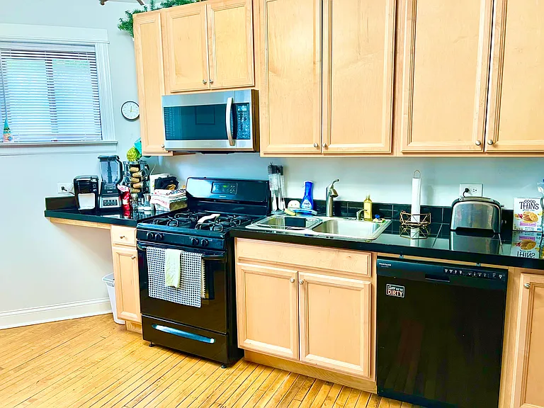 909 W Sheridan Rd #1 — Photo 27