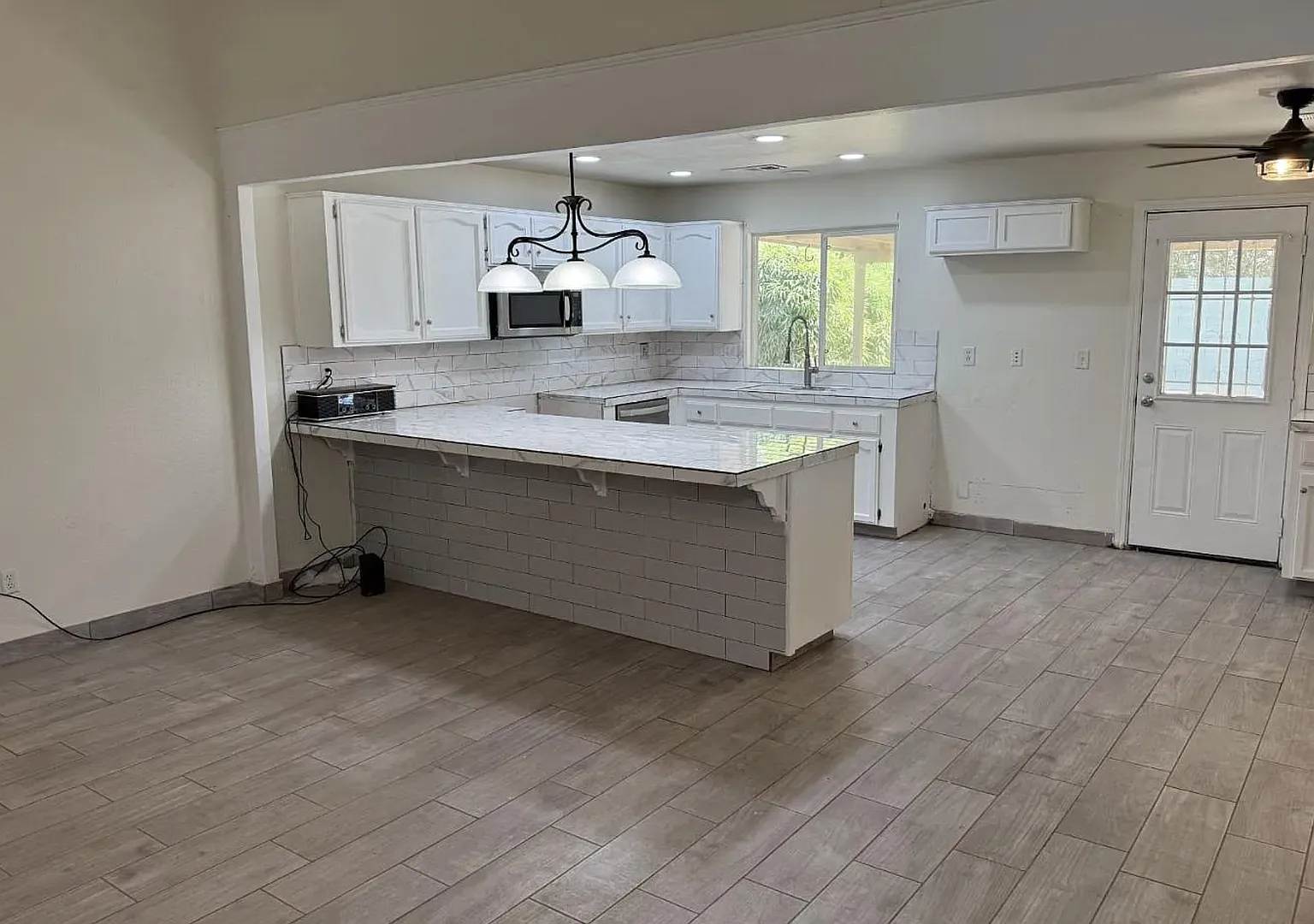 Cozy 4 bedroom, 2 bathroom home in Visalia — Photo 4