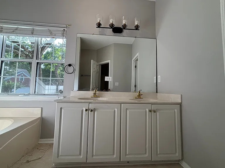 1715 Crystal Lake Dr — Photo 25