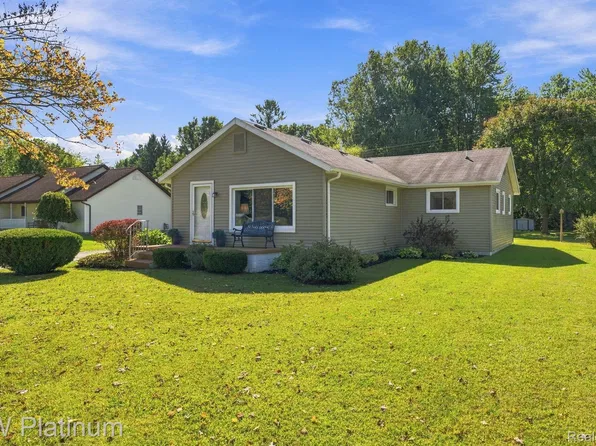 4069 Elaine Ave, Port Huron, MI 48060