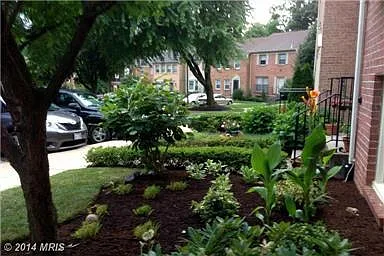 10266 Friendship Ct — Photo 2