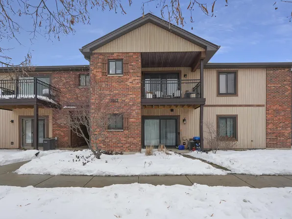 1116 Prescott Dr APT 1D, Roselle, IL 60172