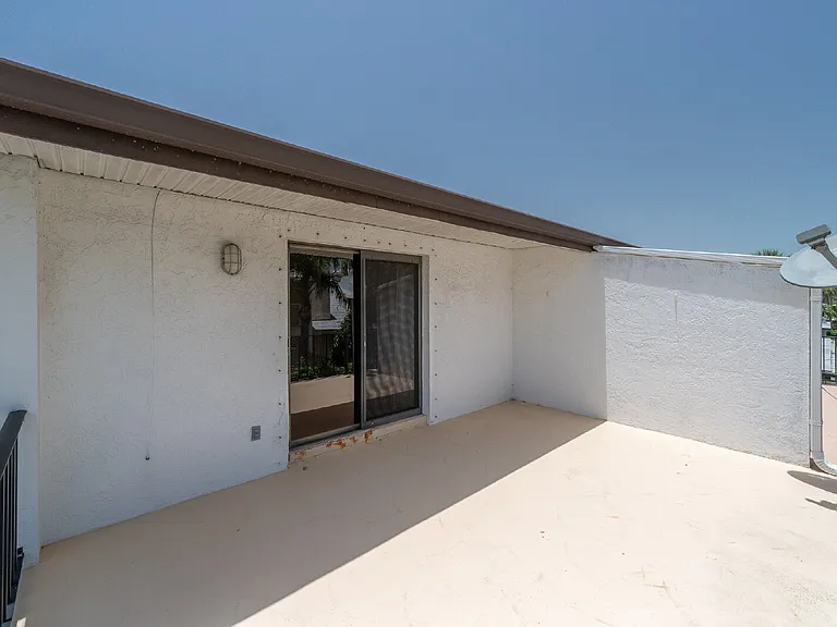 255 Paradise Blvd #10 — Photo 29