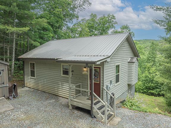 3rd image of 70 Refuge Ridge Road