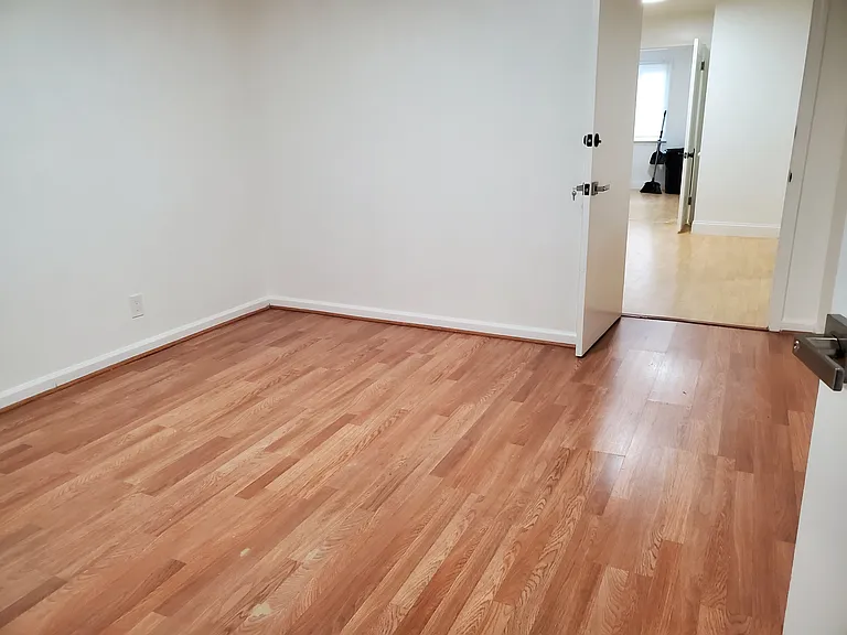 Bonus Room: converted into an office, kid room, craft room, or 2nd bedroom.