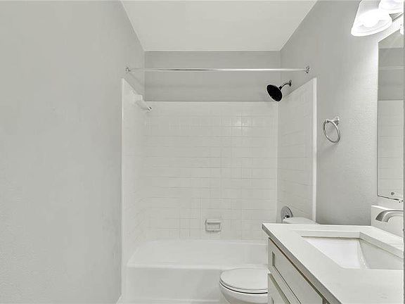 5th image of 5900 22nd Ave N #2