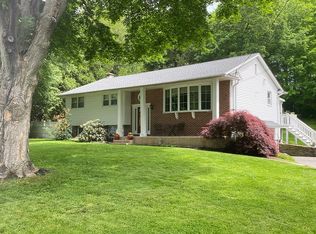 24 Algin Dr, Middlebury, CT 06762
