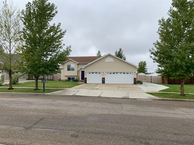 3212 11th St SE, Minot, ND, 58701