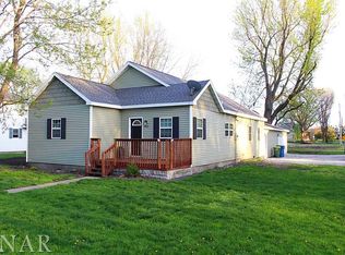 402 E Wood St, Colfax, IL