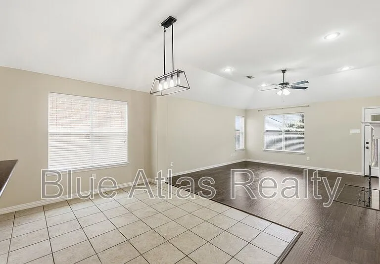 4353 Mountain Crest Dr — Photo 8