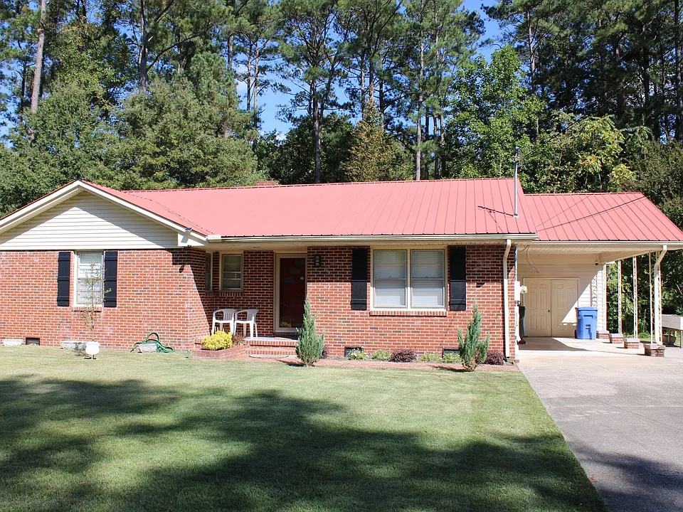 1404 Woodside Dr W