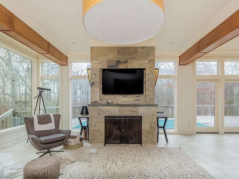 18 Spring Pond Ln — Photo 16