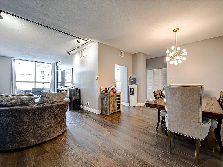 5150 Hidalgo St #402 — Photo 21