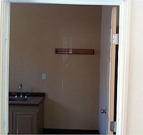 2nd image of 3309 Alameda Ave