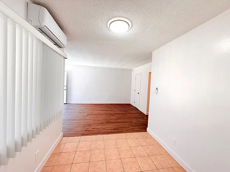853 W Beach Avenue — Photo 10