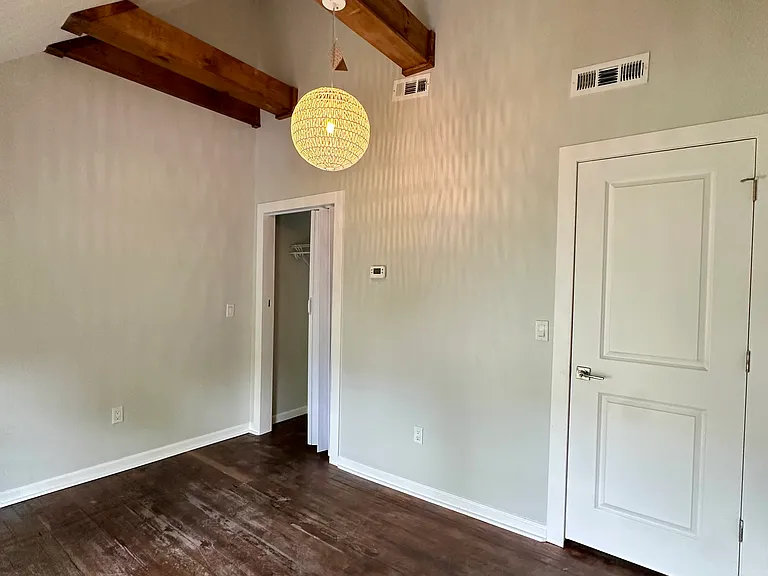 1619 Starkweather Ave #4 — Photo 4