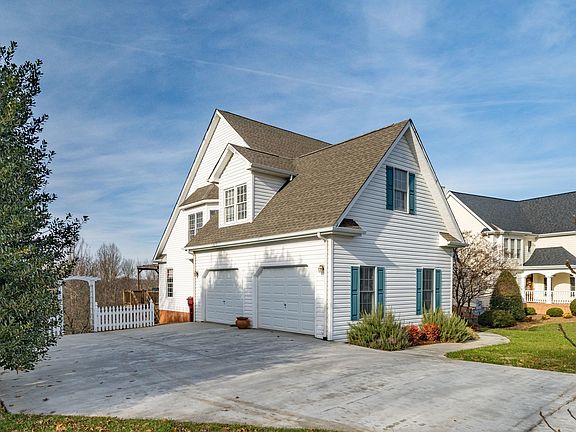 4th image of 309 Scenic Oak Dr