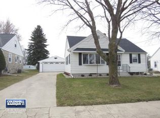 35 N 1st St, HILBERT, WI 54129