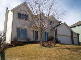 1206 Engberg Rd, Papillion, NE 68046