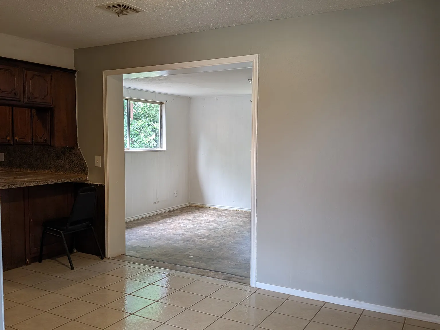 3 bed, 1.5 bath, 1180 sqft, $1,200 — Photo 4