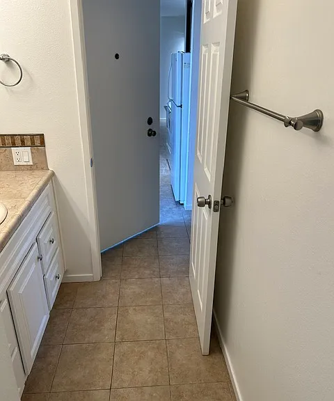 702 Woodside Ln #10 — Photo 12