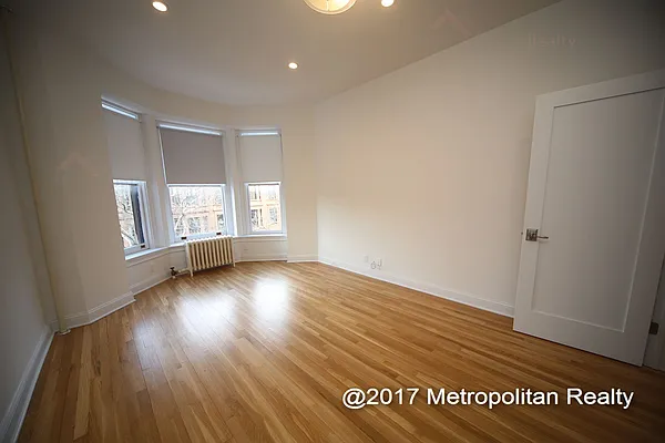 Rented by Metropolitan Realty | media 16