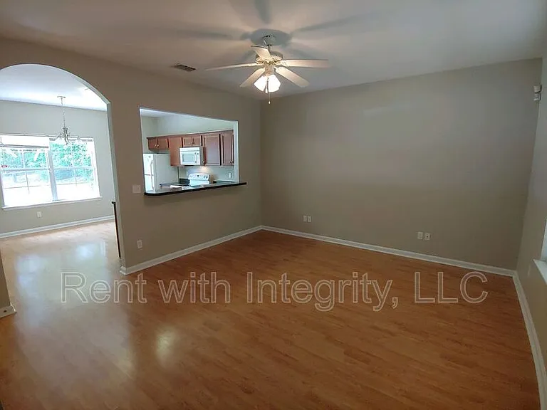 1231-2 Lake Ave — Photo 4