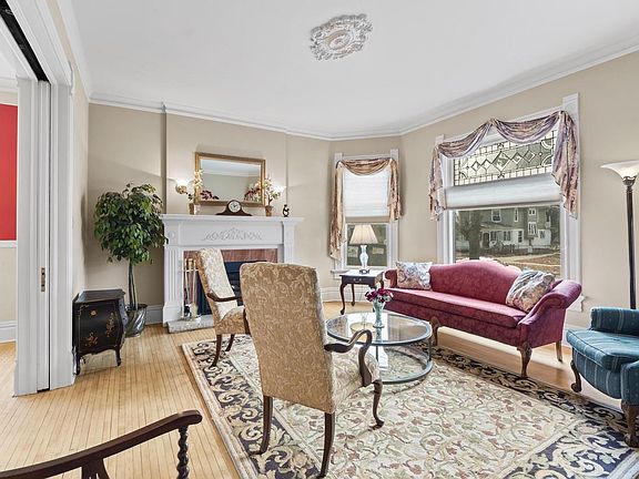 3rd image of 8100 West Chestnut STREET