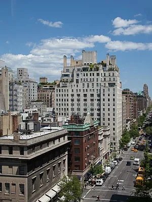 Sold by Sotheby's International Realty | media 9