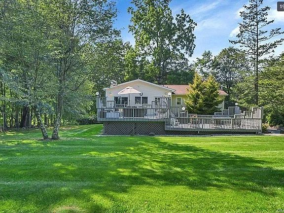 3rd image of 435 Schunnemunk Rd