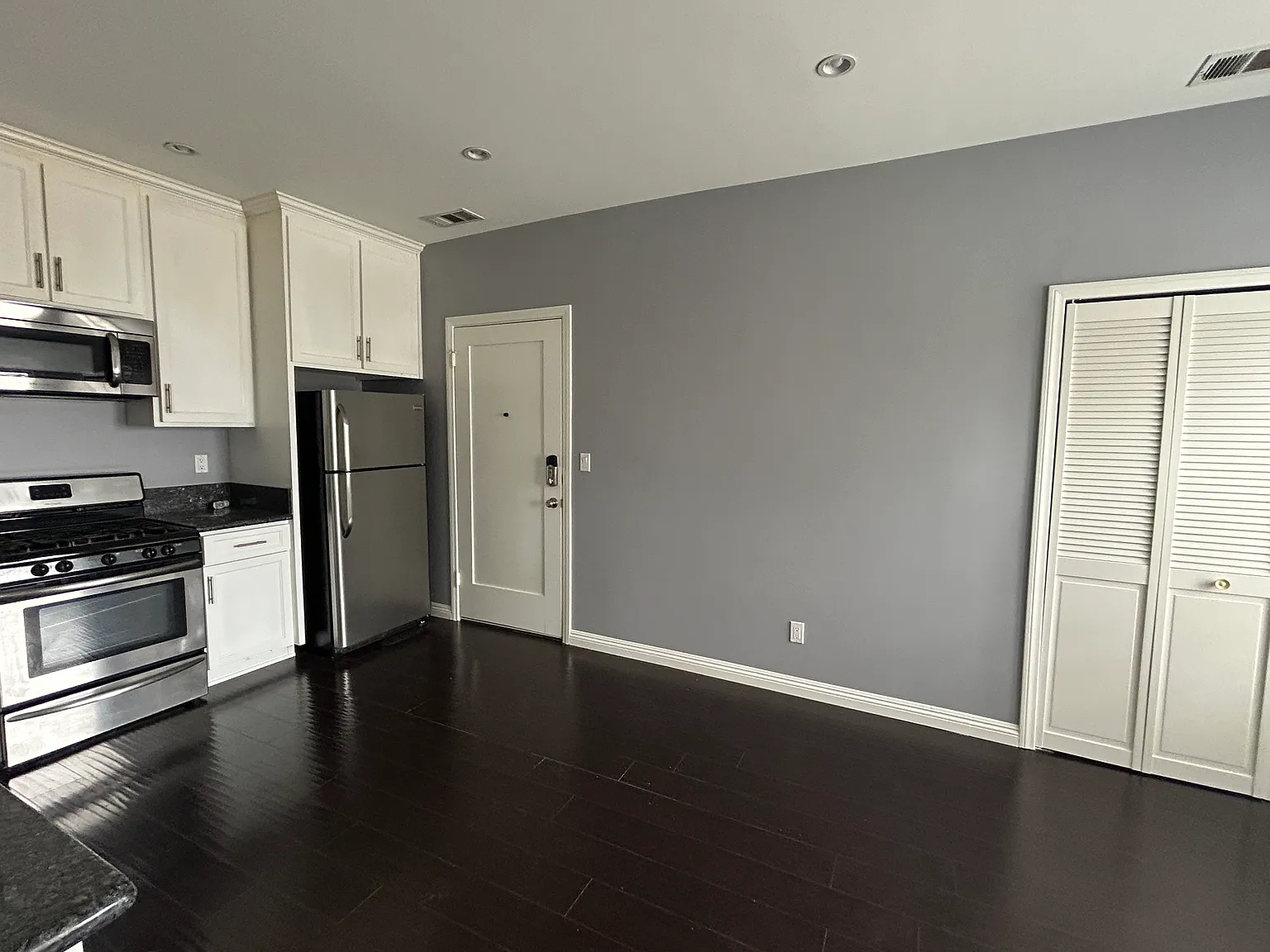 4512 W Washington Blvd — Photo 2