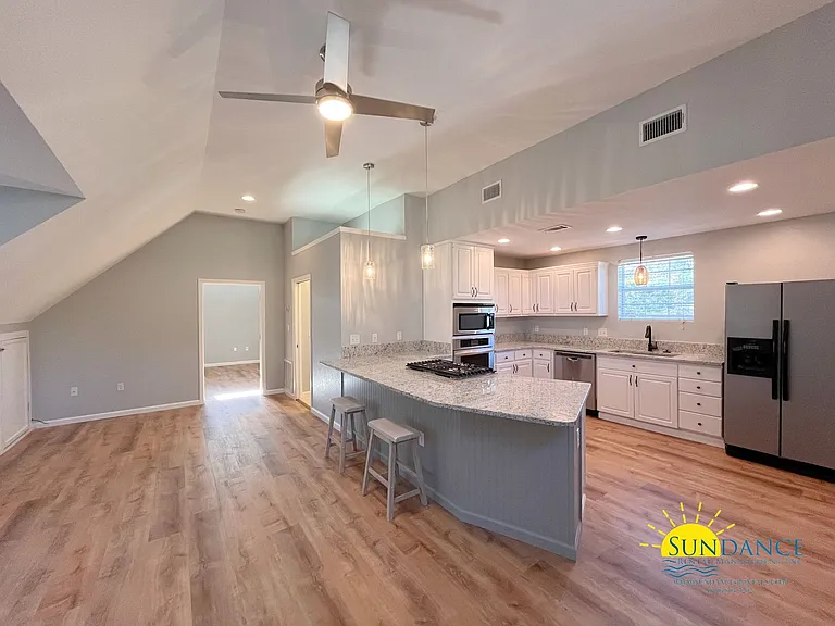 315 Reynolds Ave — Photo 2
