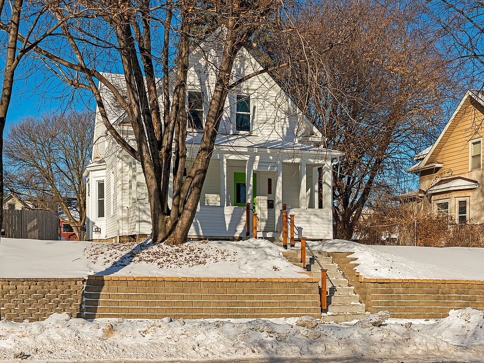 1st image of 771 15th Ave N