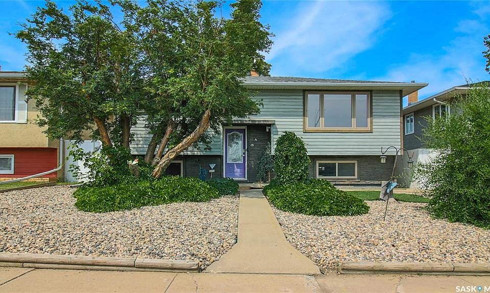 1st image of 6524 Dewdney AVENUE
