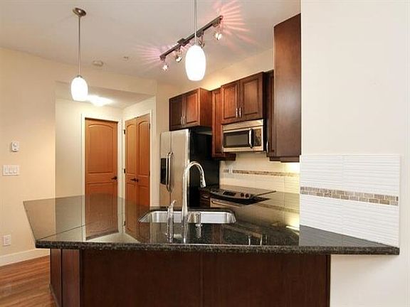 5th image of 11935 Burnett St #217