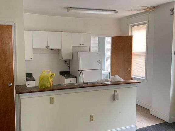4th image of 4620 Woodland Ave