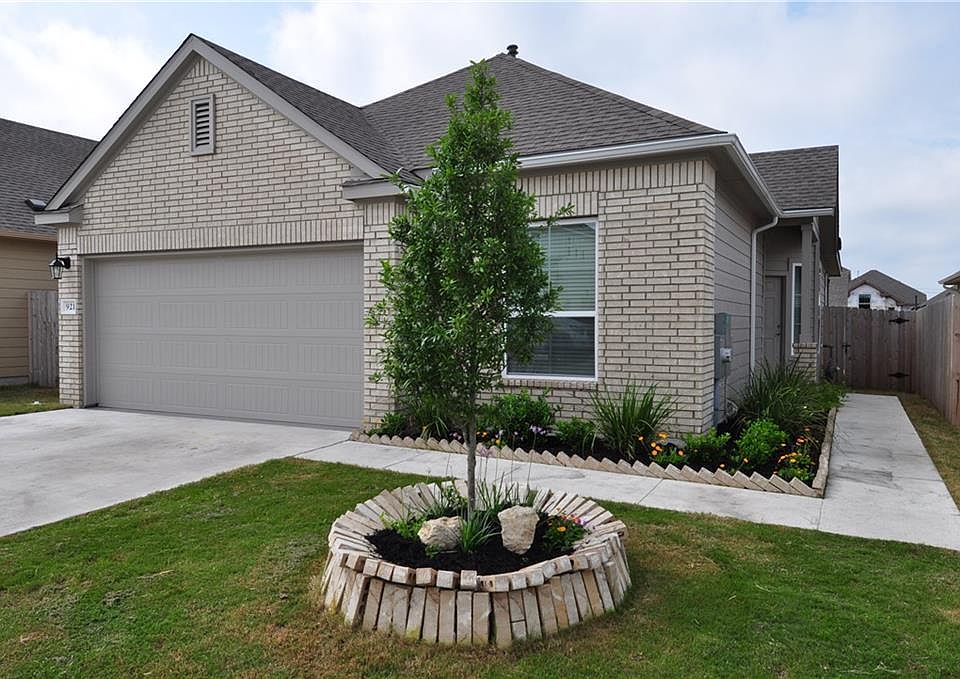 1st image of 921 Durness Dr
