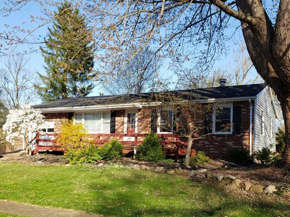 1136 Sommerset Ln, Huron, OH 44839