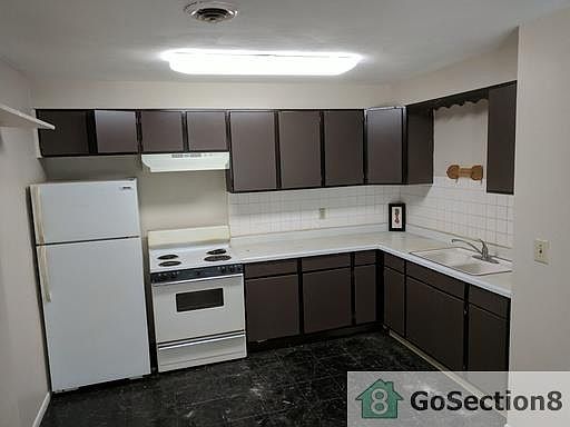 2nd image of 1906 Lexington Ave APT 7