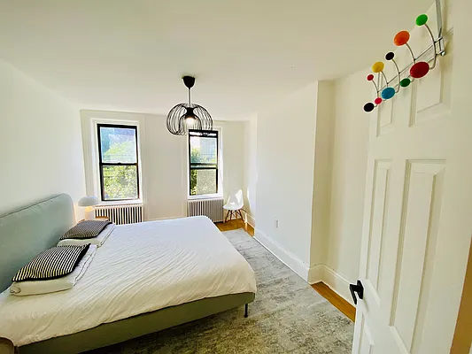 Rented by REALTY QUEST NEW YORK INC | media 3