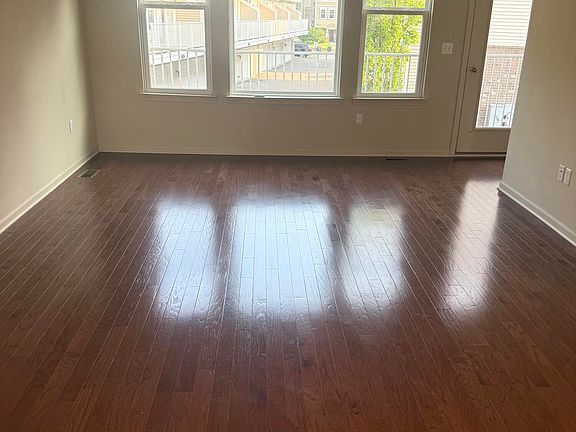 3rd image of 508 Woodlawn Ave